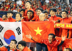 Bóng đá Việt Nam: Cuộc đời mới rực rỡ của HLV Park Hang Seo